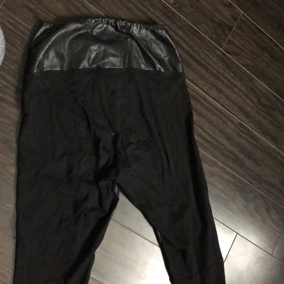 Wilfred Free Vegan Leather Leggings - Picture 4 of 5